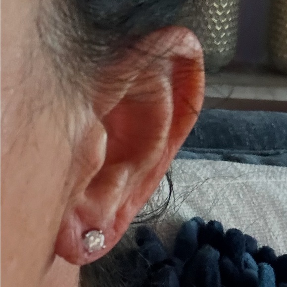 Diamond Stud earrings - Picture 10 of 10